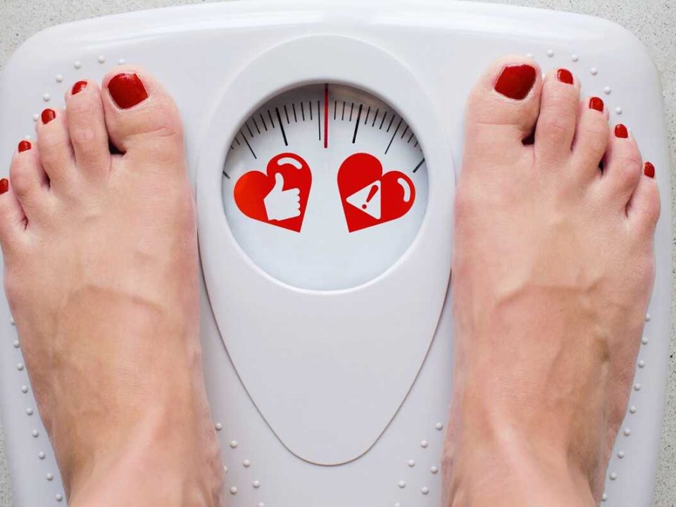 waga wskazuje otyłość